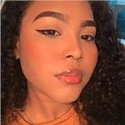 El profeso de castellano indica a los niños a saber sobre libros y literatura muy bueno más llenar su mente de conocimiento y saber escribir palabras